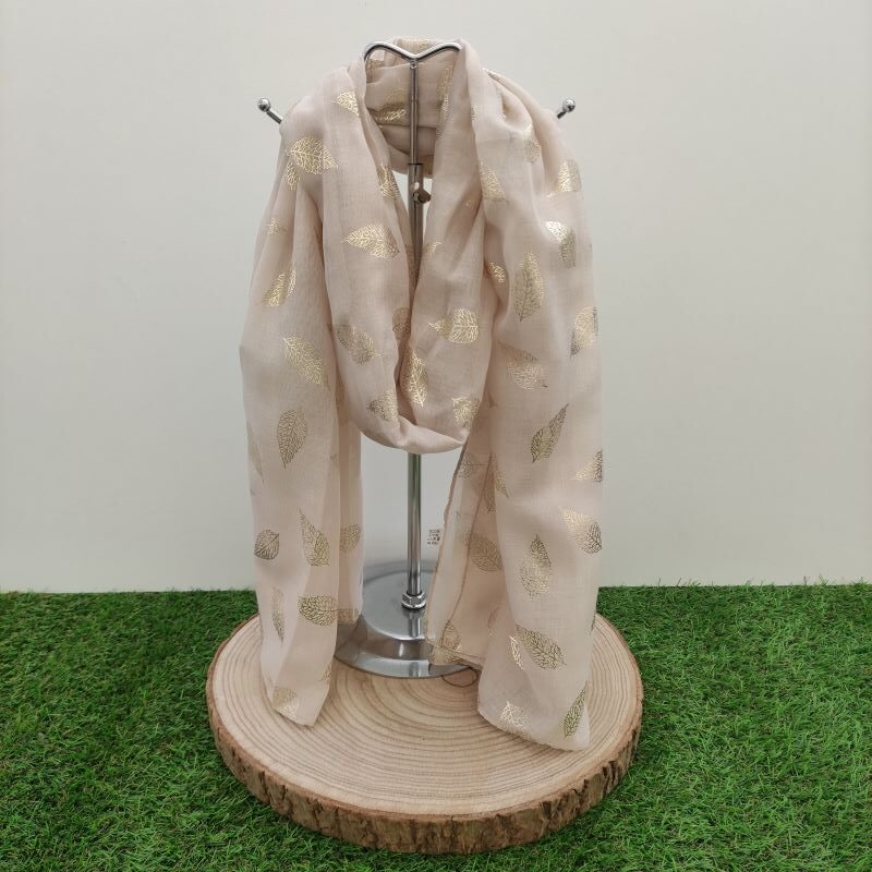 Modèle tricot cardigan à lisières dorées à télécharger - Laines Plassard