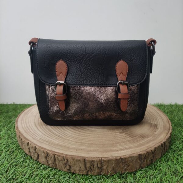 Sac Bandoulière / Pochette Noir Avec Ruban Doré - Occasion - Style Embellished