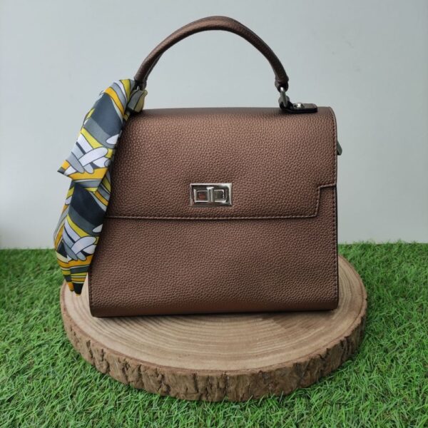 Sac Bandoulière Vintage Marron - 3 Sections + 2 Poches Zippées, Fermoir, Occasion