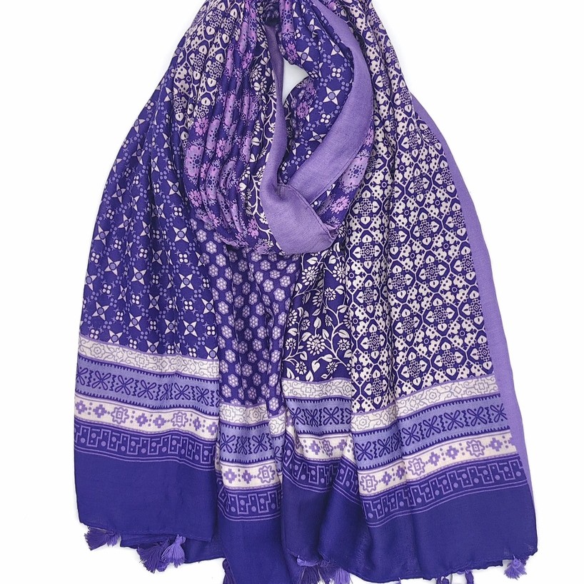Foulard imprimé géométrique avec pompon bicolore
